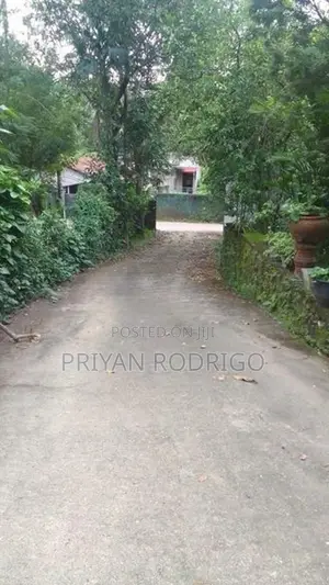 Kandana Hapugoda 03 Bed Room House on 33.2 Perches of Land for Sale