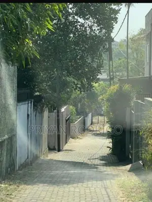 Nugegoda Mirihana 20 Perches Land with Old House for Sale