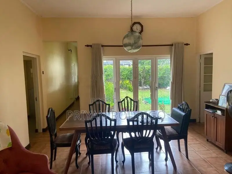 Ratmalana off Attidiya Rd 40Perches Land with a 05 Roomed House for Sa