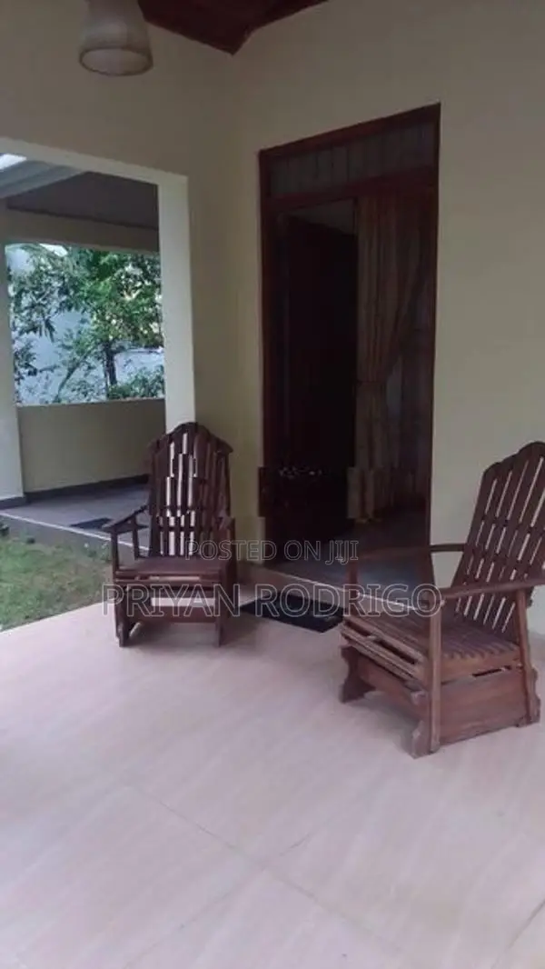 Kandana Hapugoda 03 Bed Room House on 33.2 Perches of Land for Sale