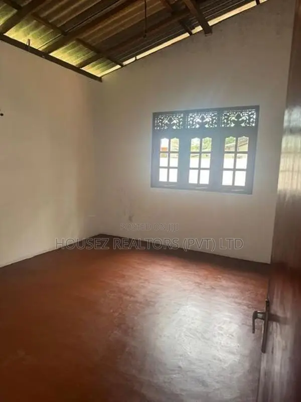 Modern 3-Bedroom House for Sale Near Kottawa–Thalawathugoda Main Road