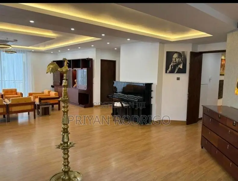 2000 Plaza Residencies - 06 Bedrooms Luxury Apartment for Sale in Kott