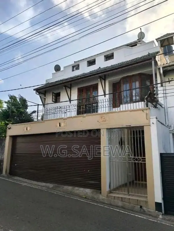 5 Rooms furnished or Unfurnished house rent in Malabe (main road)