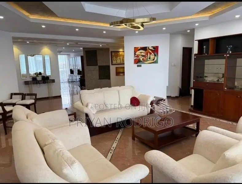 2000 Plaza Residencies - 06 Bedrooms Luxury Apartment for Sale in Kott
