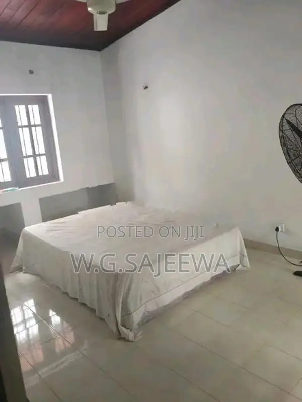 5 Rooms furnished or Unfurnished house rent in Malabe (main road)