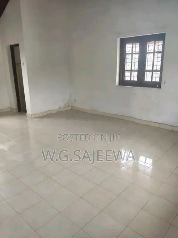 5 Rooms furnished or Unfurnished house rent in Malabe (main road)