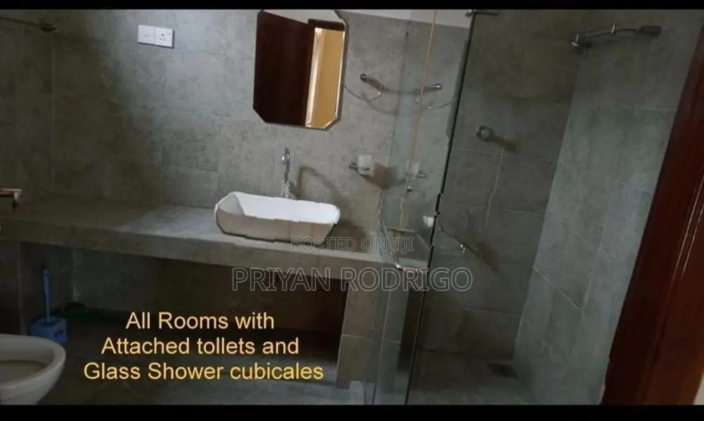 Boralesgamuwa - Abeyratne Mw 05 BR House on 15 Perches of Land for Sal
