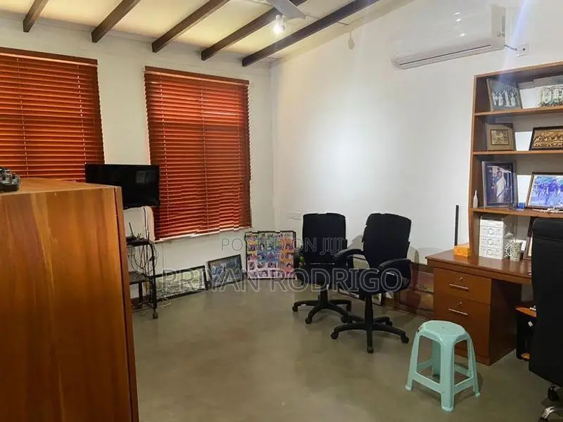 Ratmalana off Attidiya Rd 40Perches Land with a 05 Roomed House for Sa