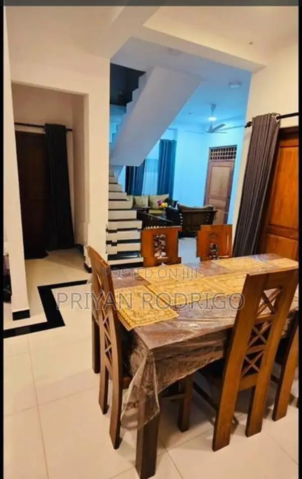 Wattala Hunupitiya - 02 Bedrooms House on 7.63 Perches of Land for Sal