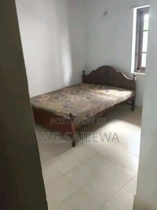 5 Rooms furnished or Unfurnished house rent in Malabe (main road)