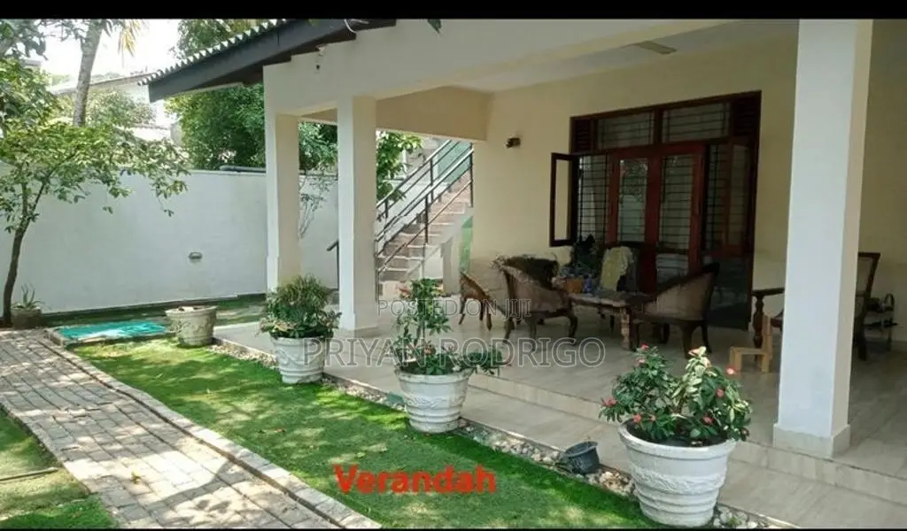 Boralesgamuwa - Abeyratne Mw 05 BR House on 15 Perches of Land for Sal