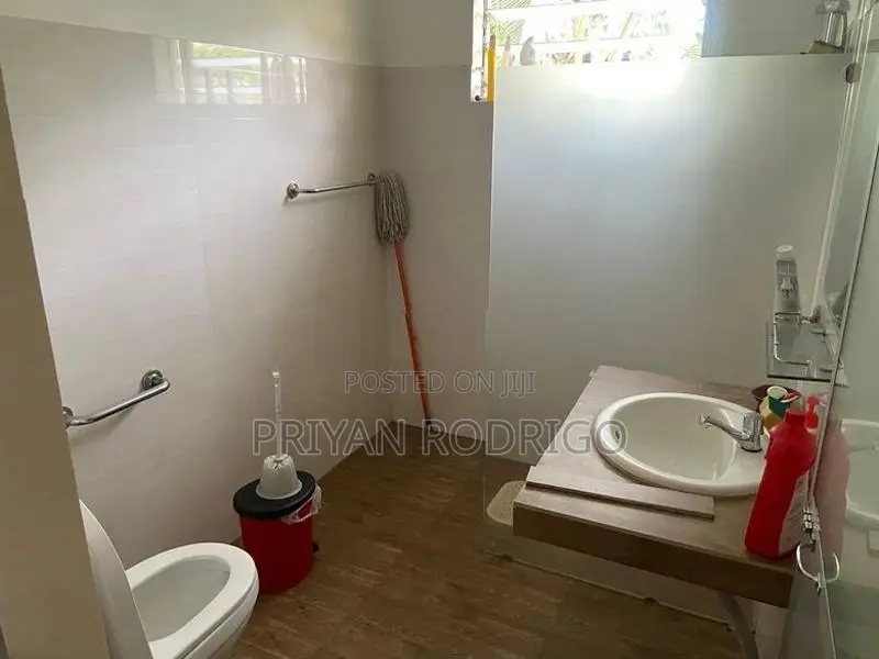 Ratmalana off Attidiya Rd 40Perches Land with a 05 Roomed House for Sa