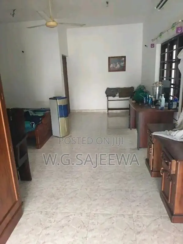 5 Rooms furnished or Unfurnished house rent in Malabe (main road)