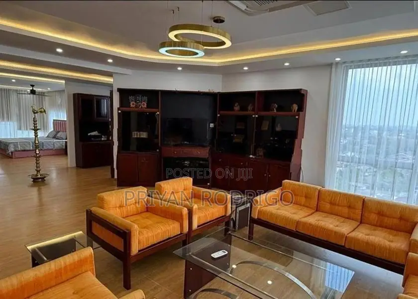 2000 Plaza Residencies - 06 Bedrooms Luxury Apartment for Sale in Kott