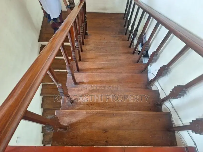 Solid House with Land for Sale in Colombo 5