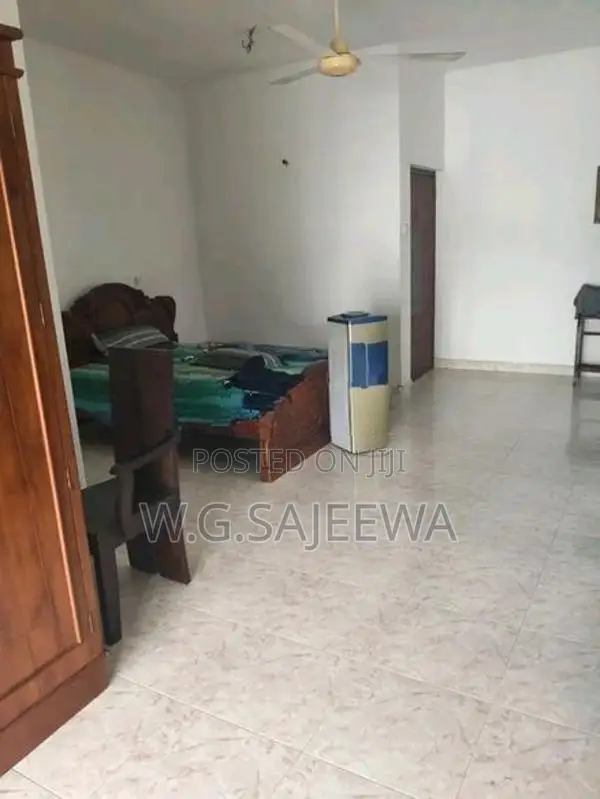 5 Rooms furnished or Unfurnished house rent in Malabe (main road)
