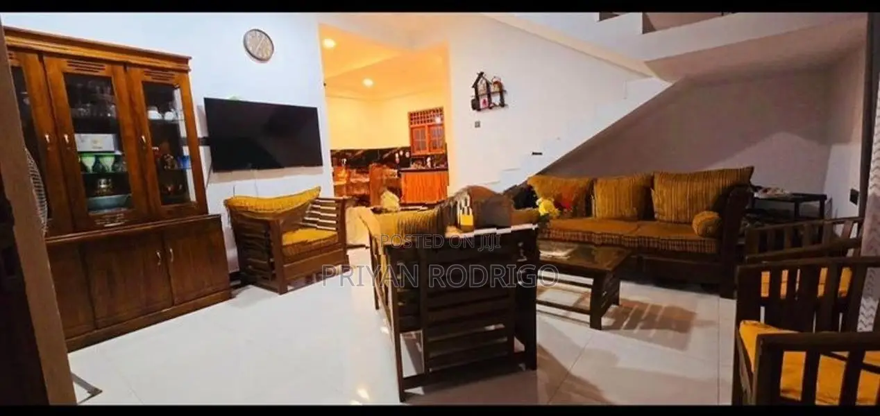 Wattala Hunupitiya - 02 Bedrooms House on 7.63 Perches of Land for Sal