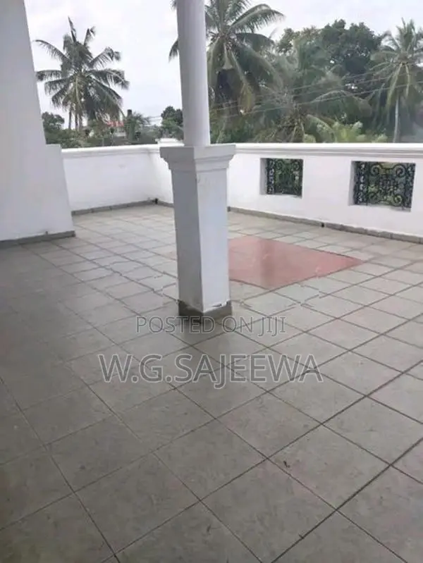 5 Rooms furnished or Unfurnished house rent in Malabe (main road)