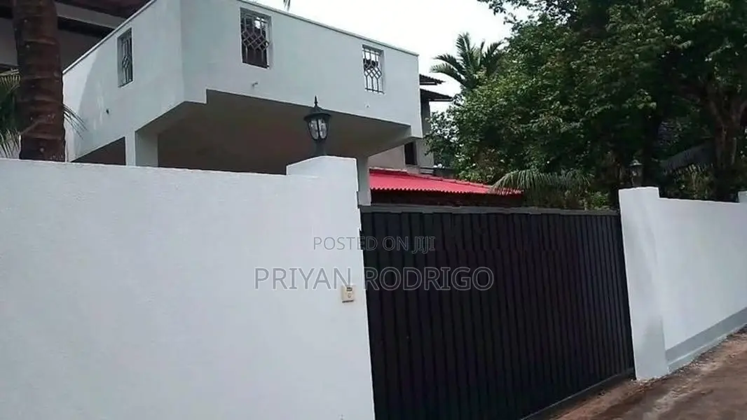 Kottawa - Rukmalgama 05 Bed Room House on 15 Perches of Land for Sale
