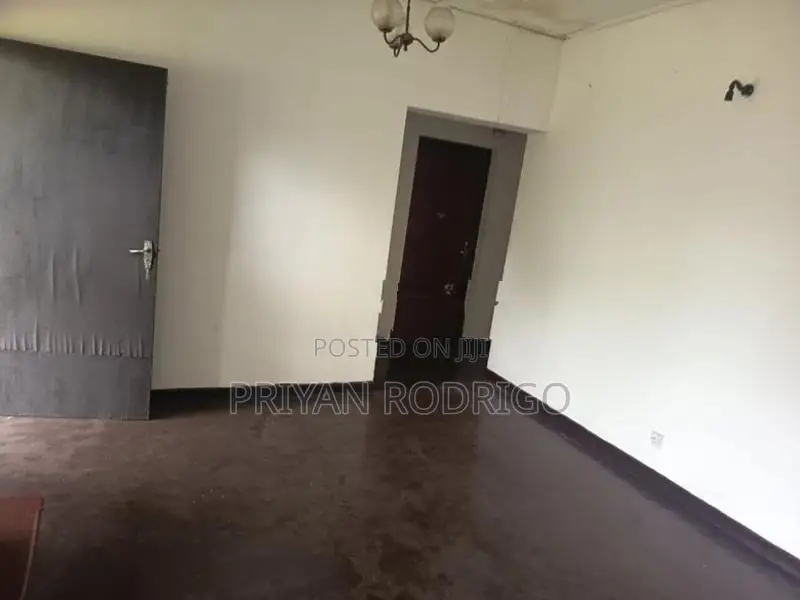 13.3 Perch Valuable Land with a Livable House for Sale in Molpe Moratu