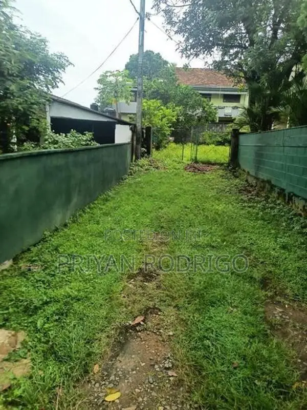 13.3 Perch Valuable Land with a Livable House for Sale in Molpe Moratu