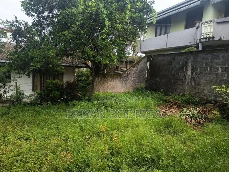 13.3 Perch Valuable Land with a Livable House for Sale in Molpe Moratu