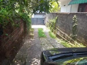 Land with Prime House for Sale in Kottawa!