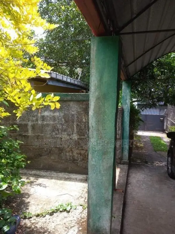 Land with Prime House for Sale in Kottawa!