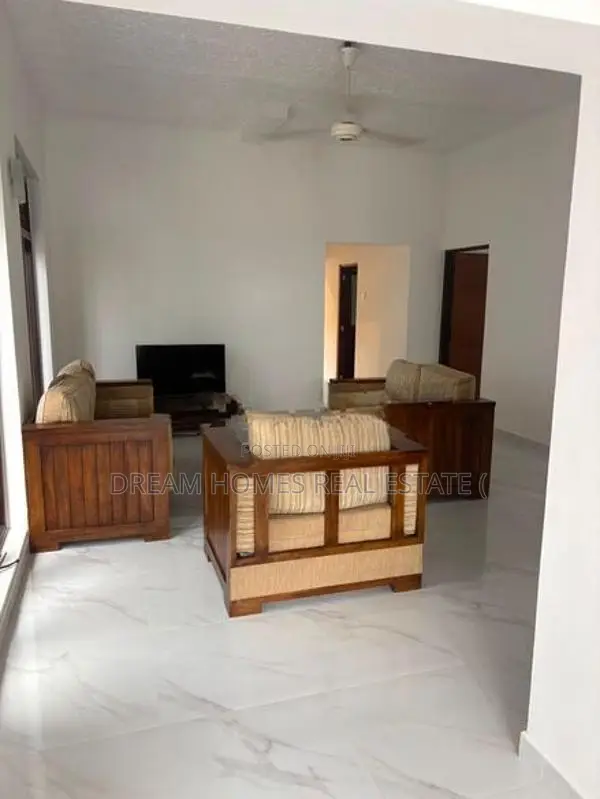Spacious 3-Bedroom House for Rent – Wickramasinghepura