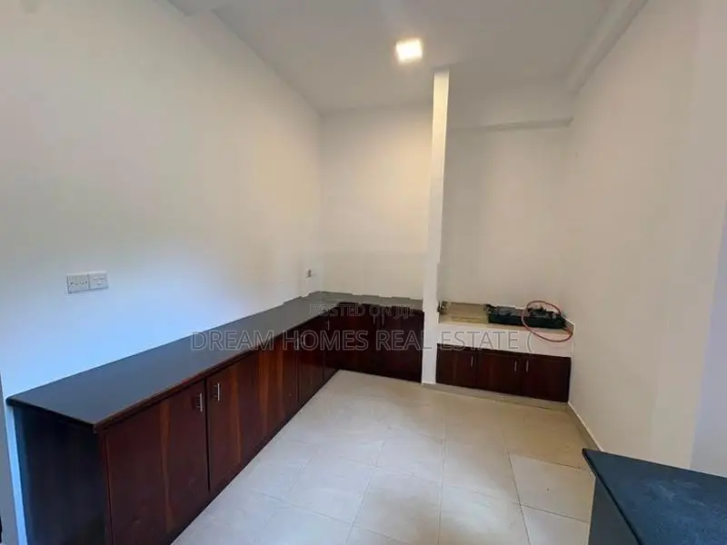 Spacious 3-Bedroom House for Rent – Wickramasinghepura