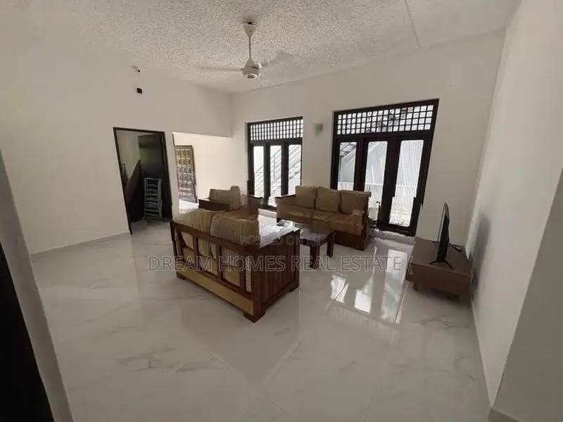 Spacious 3-Bedroom House for Rent – Wickramasinghepura