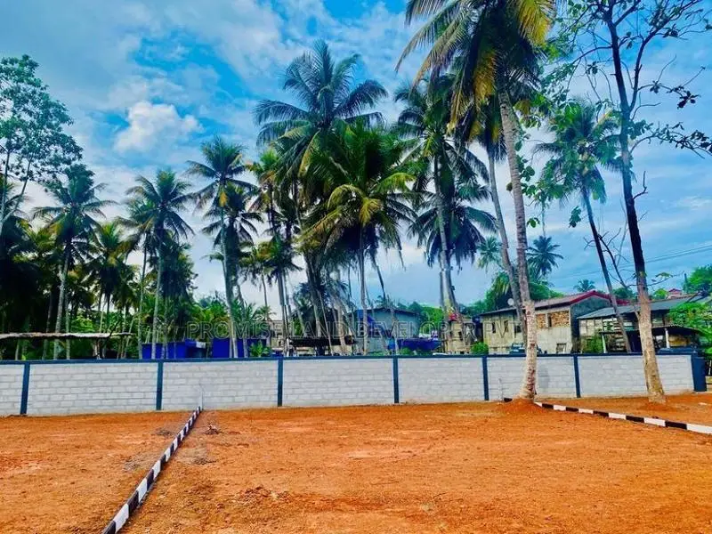 Wadduwa Thalpitiya Galle Road 5m Most Valuable 6&7 p Land for Sale D29