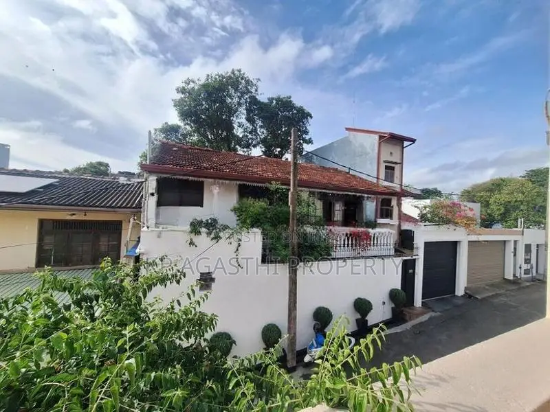 Super Land with House for Sale in Colombo 5