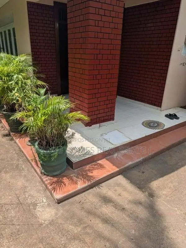 Spacious 6-Bedroom Single-Storey House for Rent – Kalubowila