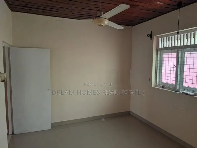 Spacious 6-Bedroom Single-Storey House for Rent – Kalubowila