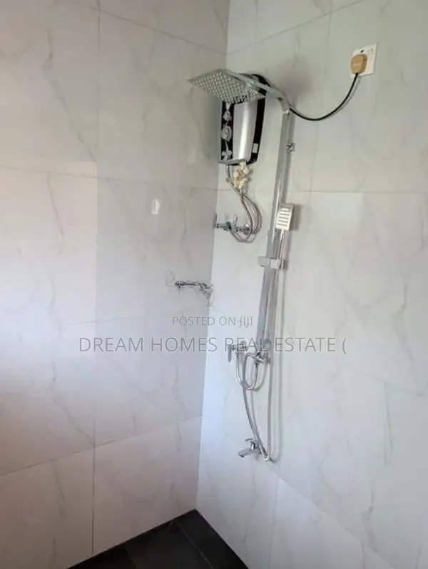 Spacious 6-Bedroom Single-Storey House for Rent – Kalubowila