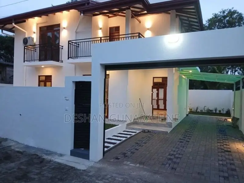 4 Bedroom 2 Story House Sale in Piliyandala