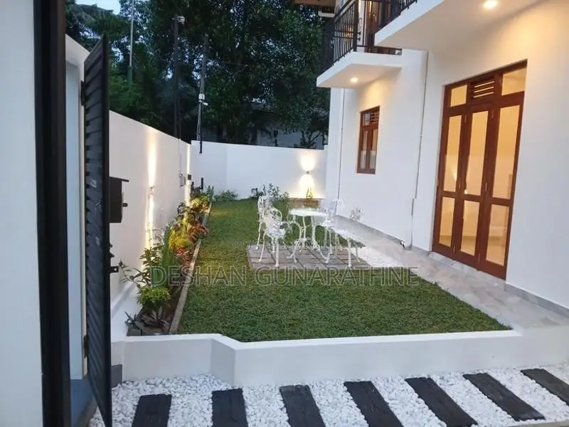 4 Bedroom 2 Story House Sale in Piliyandala