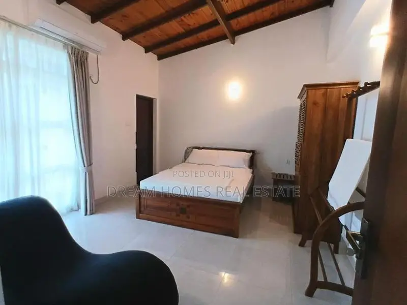 Super Luxury Fully Furnished Apartment for Rent Thalawathugoda