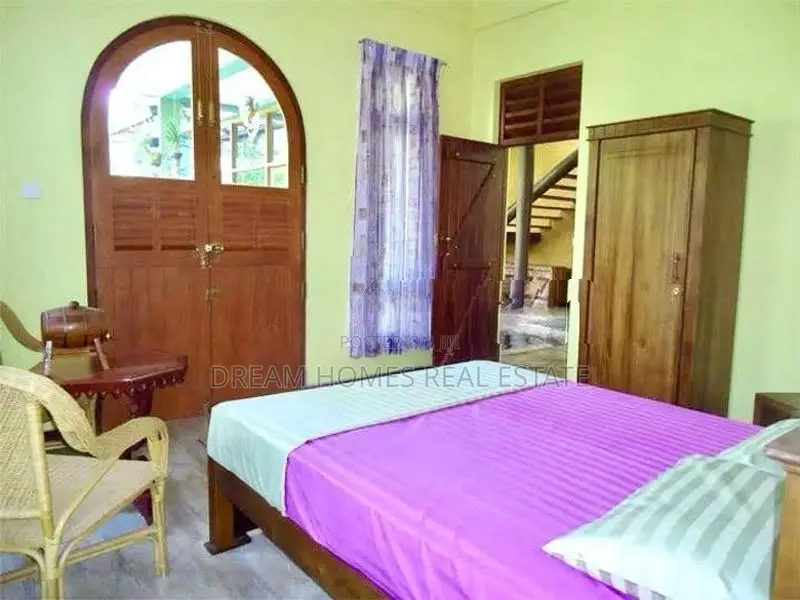 Designed Luxury Home with Rooftop Garden – Battaramulla