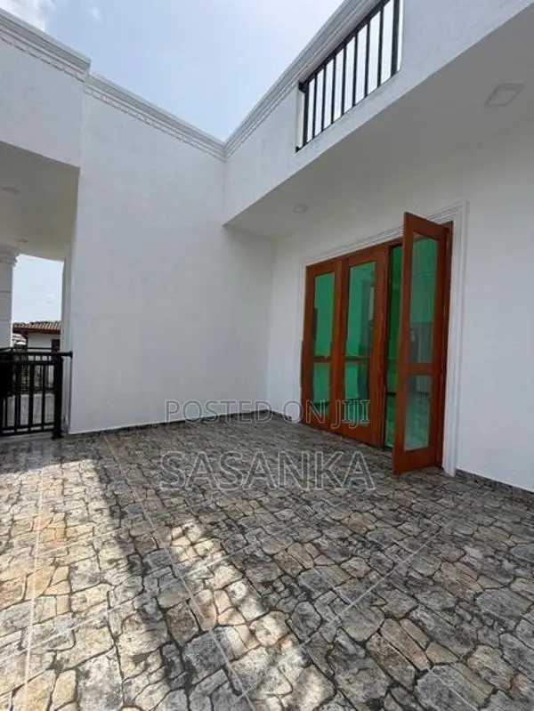Boralesgamuwa Brand New Modern Luxury House for Sale