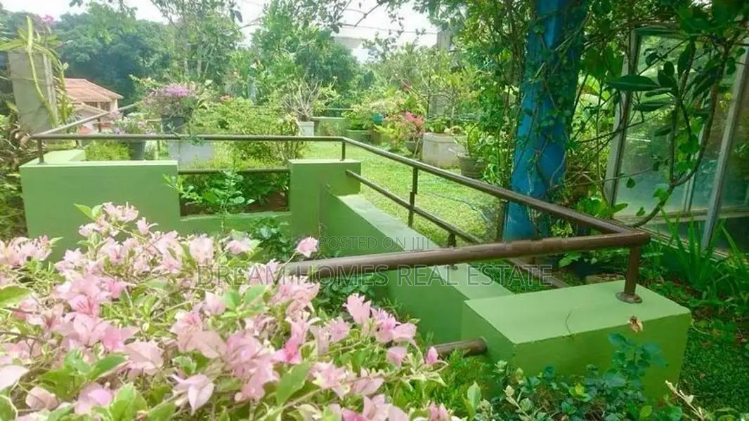 Designed Luxury Home with Rooftop Garden – Battaramulla