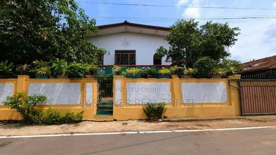 කඩවත – දෙමහල් නිවස සහිත වයාපාරික ඉඩම /HS 12551