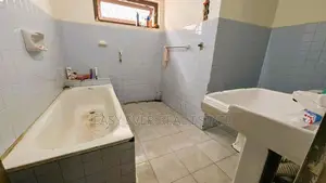 කඩවත – දෙමහල් නිවස සහිත වයාපාරික ඉඩම /HS 12551