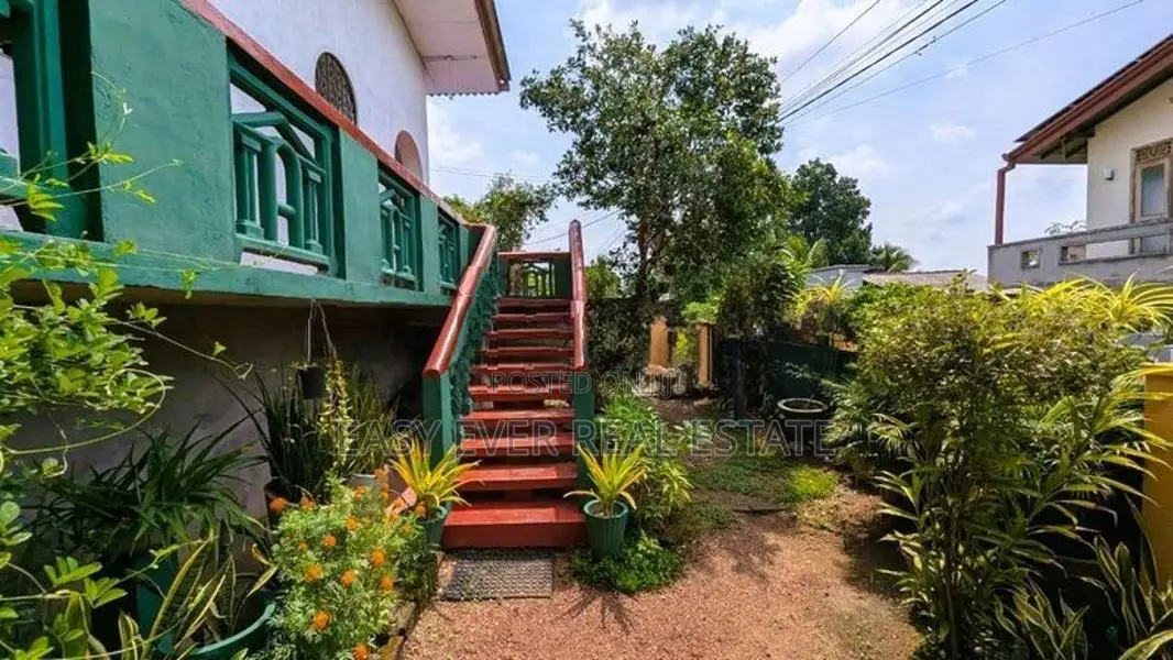 කඩවත – දෙමහල් නිවස සහිත වයාපාරික ඉඩම /HS 12551