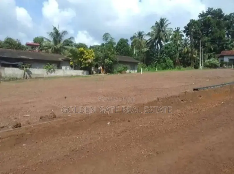 ඉඩමක් විකිණීමට ගම්පහ