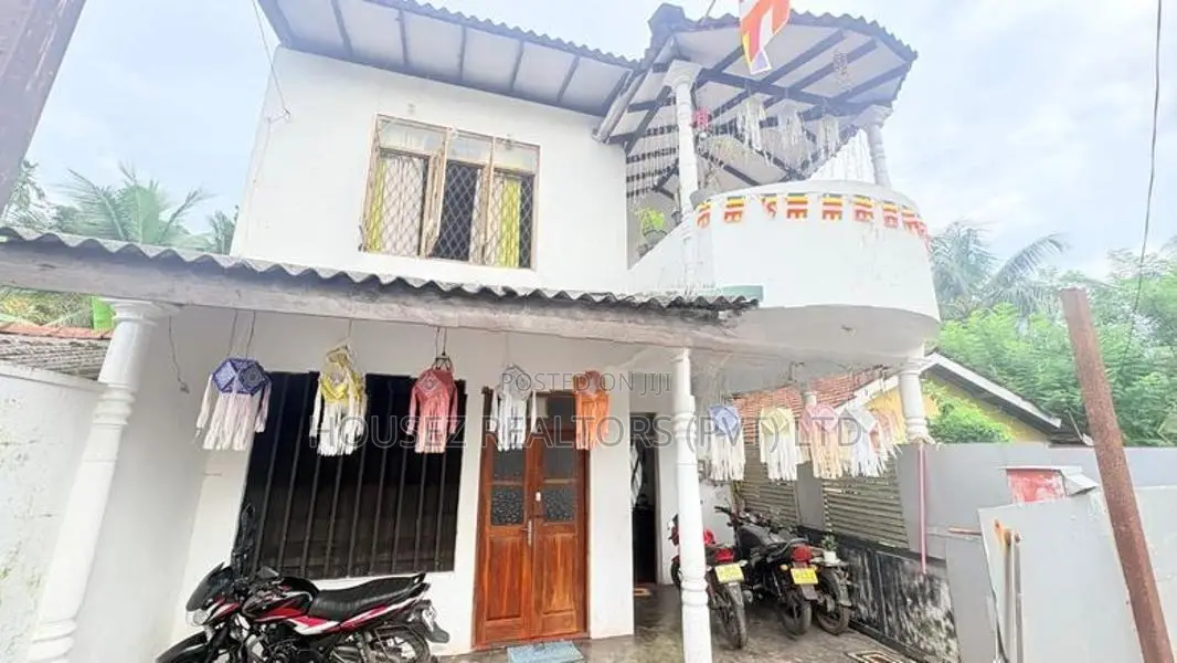 Two-Storey Family House for Sale in Honnanthara, Kesbewa