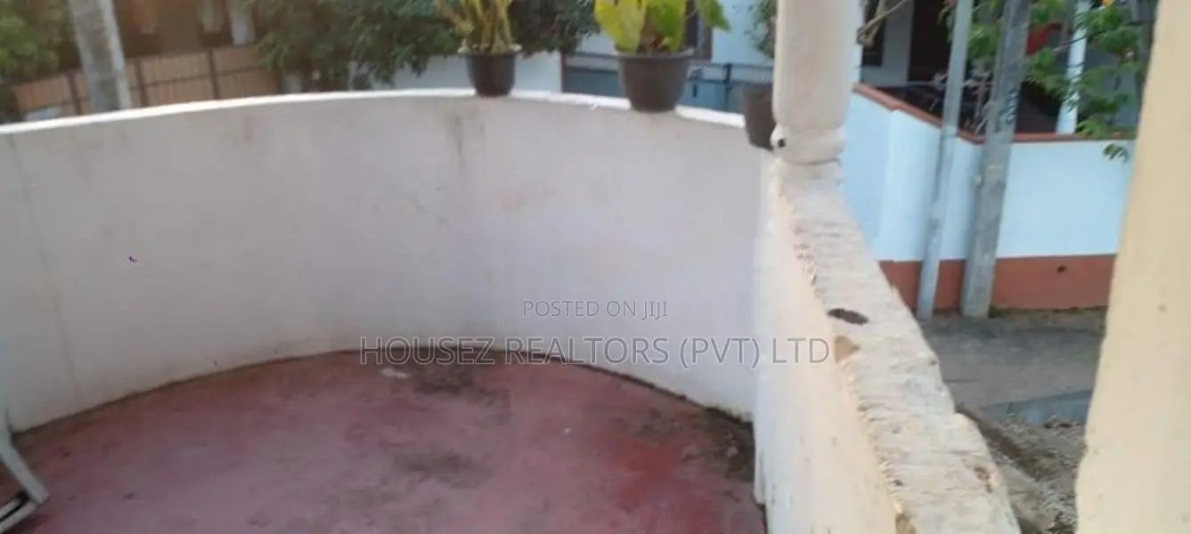 Two-Storey Family House for Sale in Honnanthara, Kesbewa