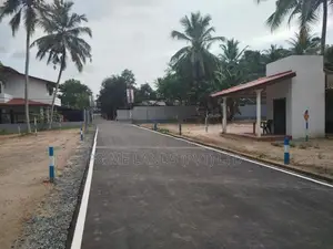 බොකුන්දර මකුළුදූව පාරෙන් බිම් කොටසක් විකිණීමට