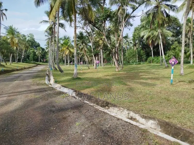 Land in Katunayaka